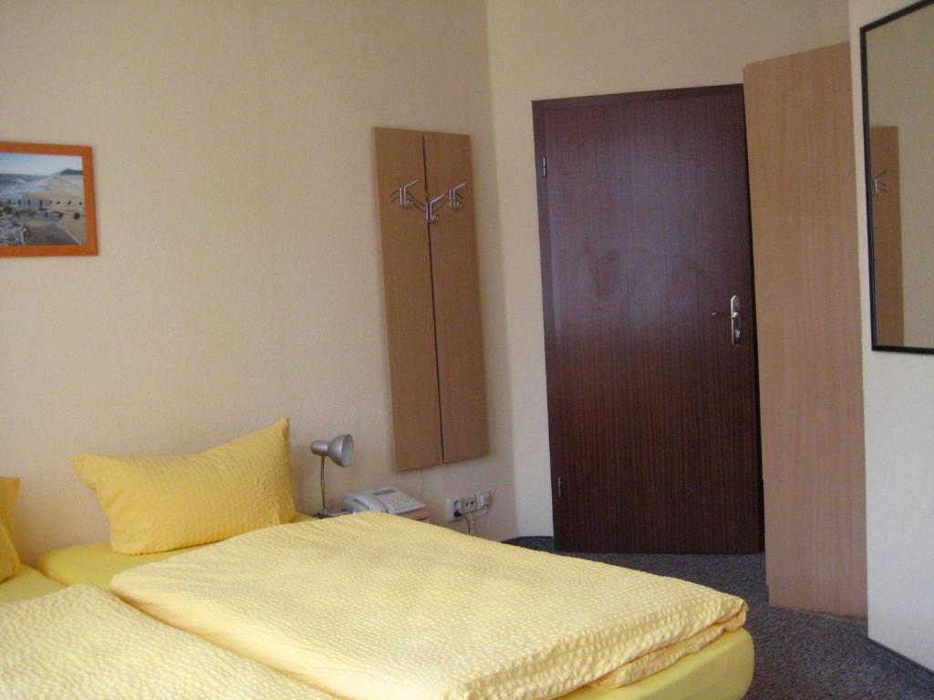 Hotel Gesellschaftshaus Bergen Auf Rugen Quarto foto